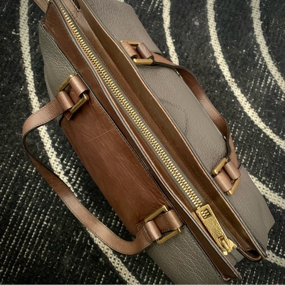 MARC JACOBS PEEBLED | DARK TAUPE AND BROWN WITH HAMMERED GOLD HARDWARE | ITALY - Picture 5 of 17